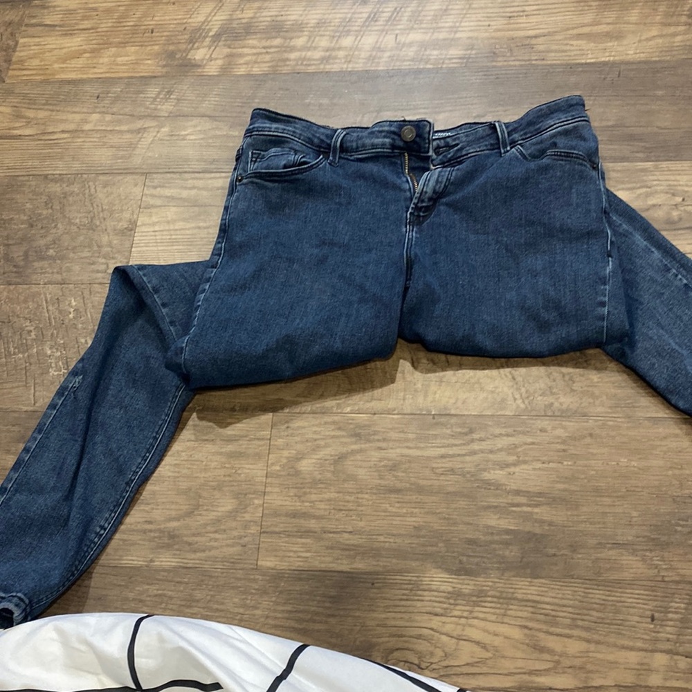 Skinny no rip jeans
